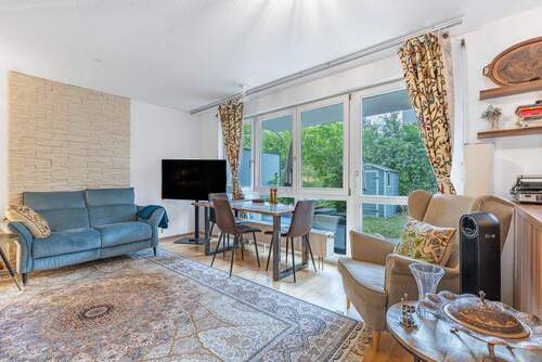 Wohn-/Essbereich - MGF-Group: Erdgeschosswohnung mit Terrasse und Garten in ruhiger Lage.