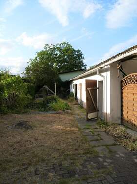 Hof und Nebengelass - Einfamilienhaus mit 125,00 m&sup2; in Finsterwalde zum Kaufen