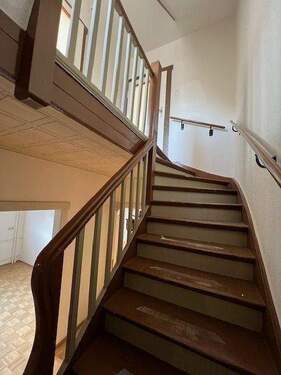 stilechte Holztreppe der " Dreißiger " - 