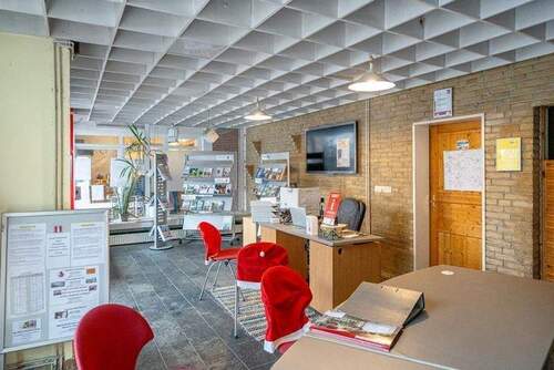 Gewerbe EG - 6 Zimmer Einfamilienhaus zum Kaufen in Esens