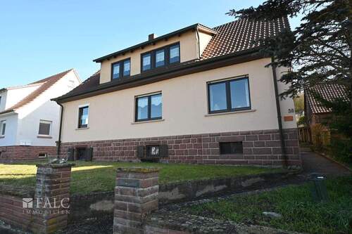 EFH (Vorderseite) - 6 Zimmer Einfamilienhaus in Kreuzwertheim