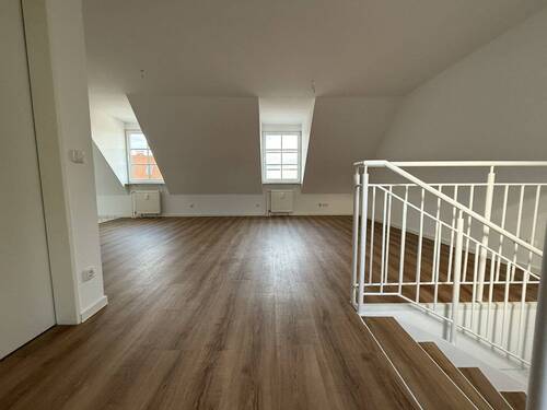 Wohnzimmer - 2 Zimmer Etagenwohnung in Zwickau