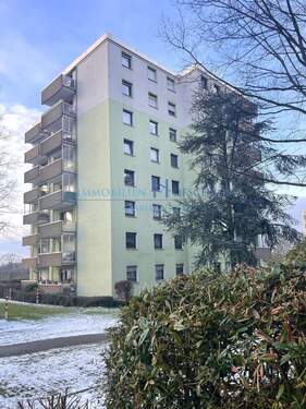 Ansicht - K 601 - Gut geschnittene 4-Zimmer-Etagen-Wohnung mit 'Blick ins Grüne', Balkon, Aufzug und Garage!