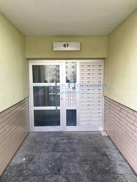 Hauseingang - 4 Zimmer Etagenwohnung in Bochum