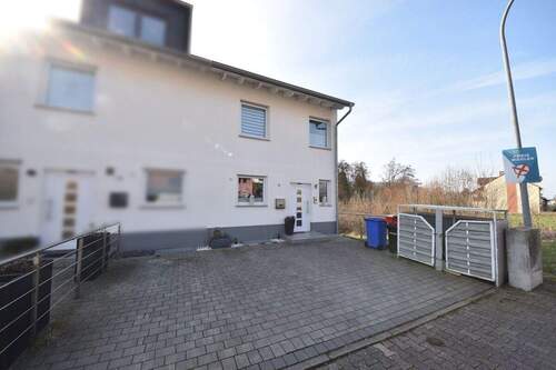 2 PKW-Stellplätze - 