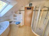 Bad mit Dusche DG - 