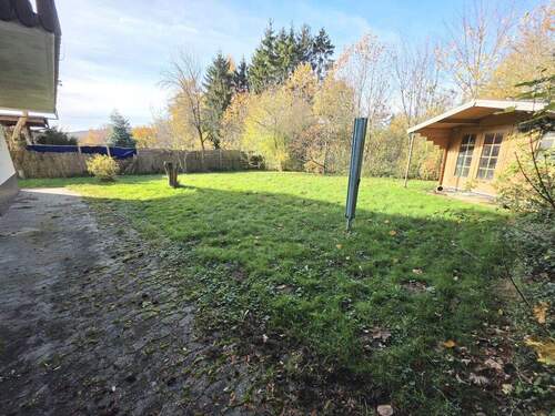 Garten - 8 Zimmer Mehrfamilienhaus, Wohnhaus in Bad Emstal