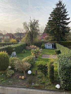 Blick in den Garten - 5 Zimmer Doppelhaushälfte zum Kaufen in Köln