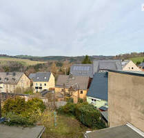 2-Raum-Wohnung mit wunderschöner Sicht - zentrale Lage von Wolkenstein!