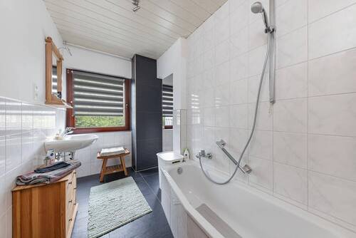 Badezimmer Dachgeschoss - 