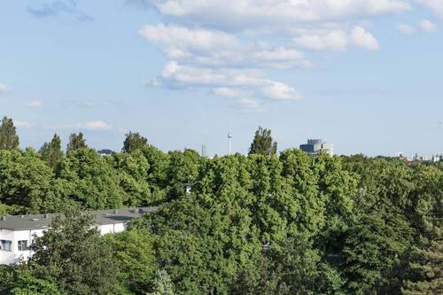 Blick von der Terrasse - Exklusives Penthouse mit großer Terrasse & Blick über Berlin inkl. 2 PKW-Stellplätzen