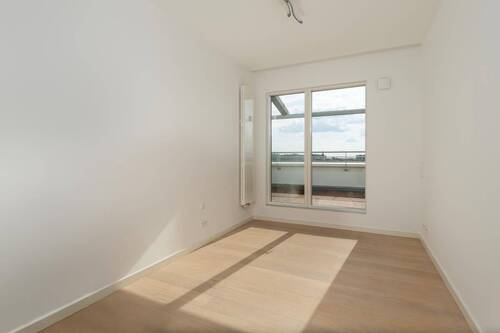 Zimmer 1 - 4 Zimmer Etagenwohnung in Berlin