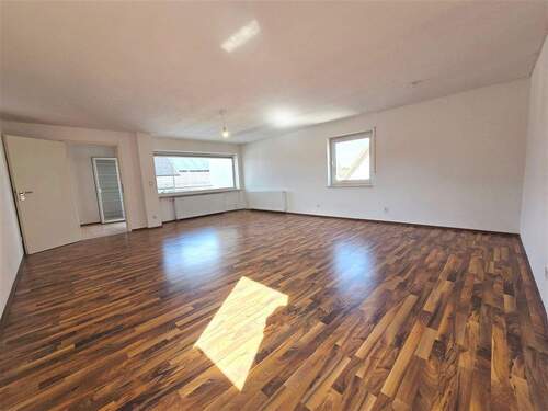 Wohnzimmer - 3 Zimmer Etagenwohnung in Langenau