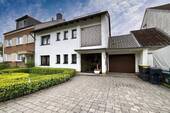 Außenansicht - Gepflegtes Wohnhaus mit zwei Hauptwohnungen, zusätzlicher Dachgeschossnutzung und neuer Pelletheizung in Breckerfeld