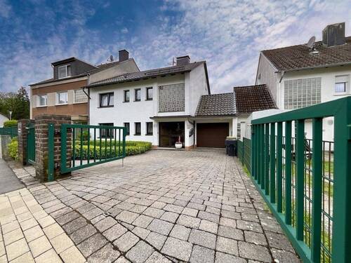 Außenansicht - 7 Zimmer Mehrfamilienhaus, Wohnhaus zum Kaufen in Breckerfeld