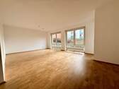 Wohn- Esszimmer - Lindenhof - Renovierte Barrierefreie Erdgeschoss Wohnung mit Terrasse