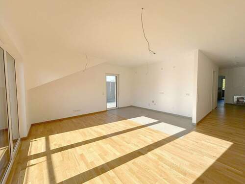 Wohn- und Essbereich mit Küche - 3 Zimmer Etagenwohnung zum Kaufen in Palzem