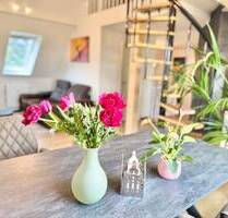 Bezugsfreie 3-Zimmer-Wohnung + ausgeb. Spitzboden! Privater Garten! 2022 modernisiert! Garage! EBK! - Coswig