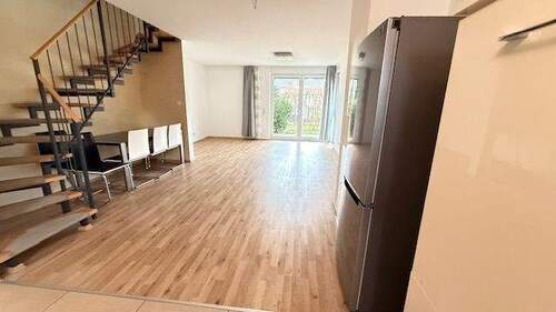 Wohn- und Essbereich.jpg - 4 Zimmer Reihenendhaus zum Kaufen in Nürnberg