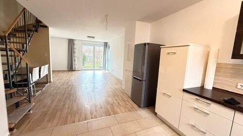 Essbereich und Küche.jpg - 4 Zimmer Reihenendhaus in Nürnberg