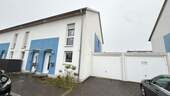 Hausansicht mit Garage.jpg - 