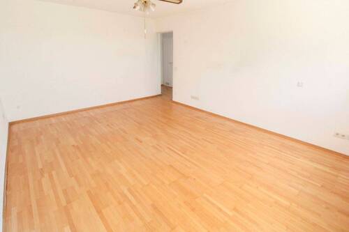 Wohnzimmer_ - 3 Zimmer Terrassenwohnung in Freiberg am Neckar