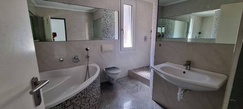 Badezimmer.jpg - Freistehendes Einfamilienhaus in Leverkusen-Opladen