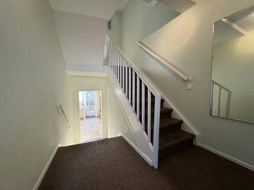 Flur - 4 Zimmer Reihenendhaus zum Kaufen in Bremen