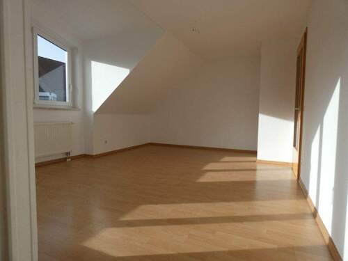 Wohnzimmer - 2 Zimmer Etagenwohnung in Zwickau