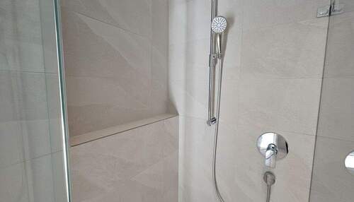 Ablagebereich in der Dusche - 