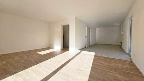 Offene Küche mit Essbereich - 5 Zimmer Doppelhaushälfte in Brannenburg