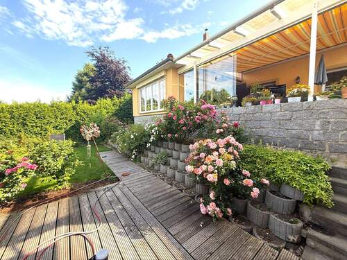 Ansicht Terrasse und Wintergarten - Einfamilienhaus, großzügige Ausbaureserve und attraktiven Mieteinnahmen