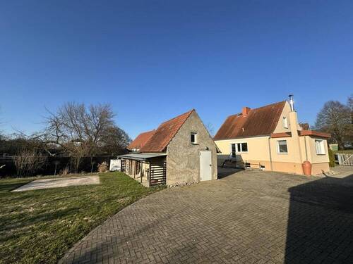 Haus und Nebengelass - 