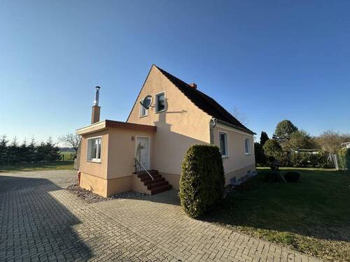 Ansicht süd-ost - Ruhige Idylle mit mit jeder Menge Nebengelass, Blick auf den Teich und angrenzende Felder