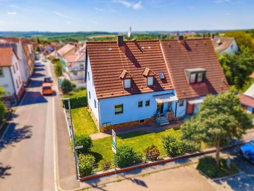 Ansicht - 8 Zimmer Einfamilienhaus in Waldbüttelbrunn