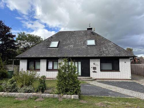 Frontansicht - 5 Zimmer Einfamilienhaus zum Kaufen in Handewitt
