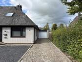 Auffahrt mit Garage - 5 Zimmer Einfamilienhaus in Handewitt
