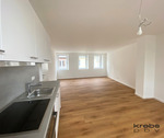 Wohn-Essbereich mit EBK - Lichtdurchflutete City-Wohnung x großer Balkon - ideal für Singles und Paare