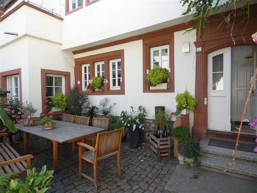 Atmosphäirscher Innenhof - 