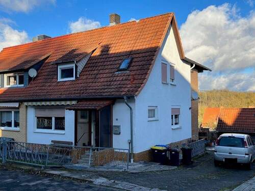 Hausansicht - Ihr neues Zuhause - ruhig gelegen, gut verbunden Doppelhaushälfte