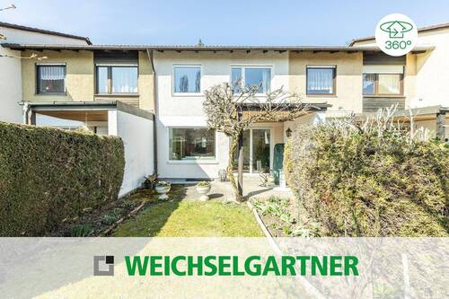 Im Alleinauftrag - Gepflegtes Reihenmittelhaus mit nahezu uneinsehbarem Garten und Tiefgaragen-Einzelstellplatz