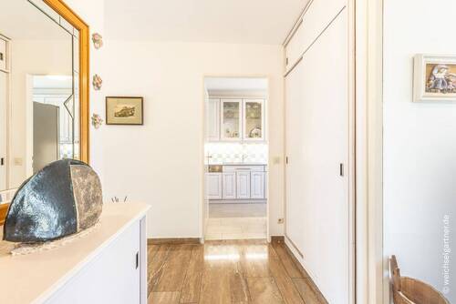 Diele mit Einbauschrank - 