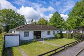 Blick auf das Haus - Einfamilienhaus mit Vollkeller auf sonnigem Grundstück in Eutin