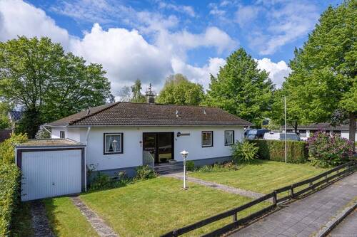 Blick auf das Haus - Einfamilienhaus mit Vollkeller auf sonnigem Grundstück in Eutin