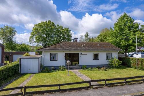 Blick auf das Haus - 5 Zimmer Einfamilienhaus zum Kaufen in Eutin