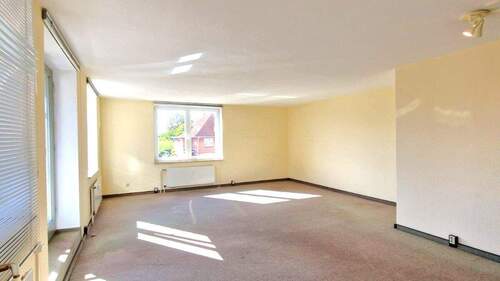 Wohn- und Schlafzimmer - 1 Zimmer Etagenwohnung zum Kaufen in Stockelsdorf