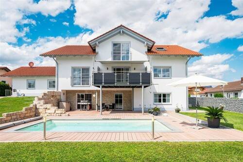 Titelbild - Barrierefreies Traumhaus mit Einliegerwohnung und Pool in Forsthart bei Künzing