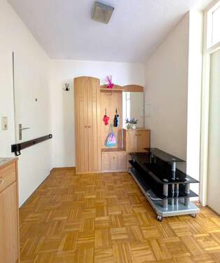 Diele - 2 Zimmer Etagenwohnung zum Kaufen in Karben