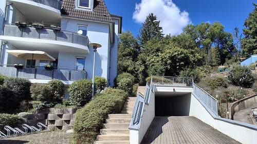 Zufahrt Tiefgarage - 2 Zimmer Etagenwohnung in Freital