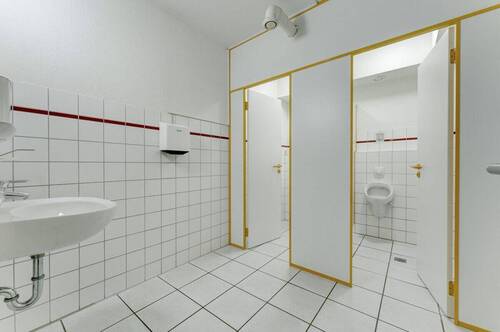 Toiletten (Hallenbereich) - 
